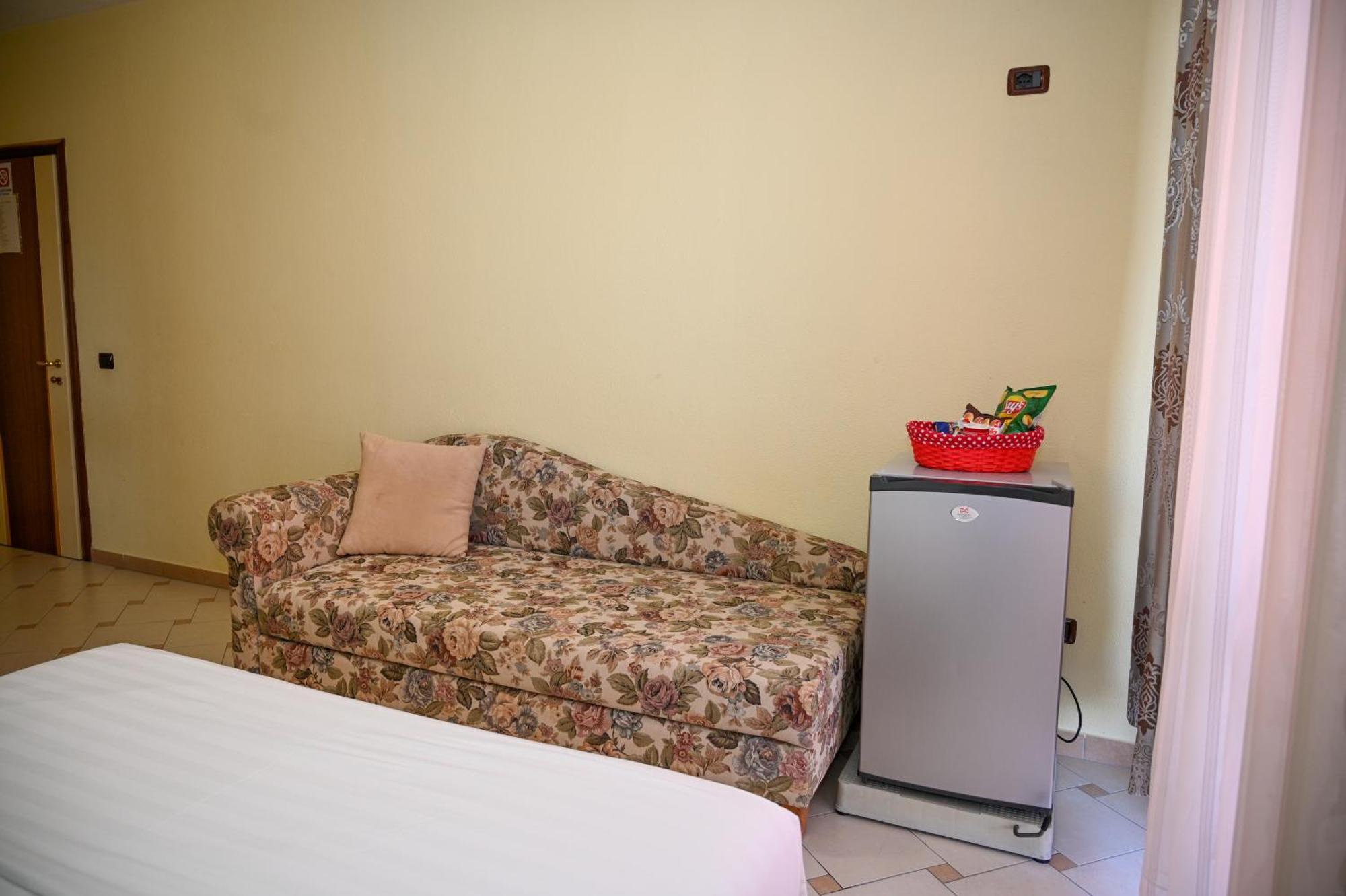 Hotel Vila Emes Durres Ruang foto