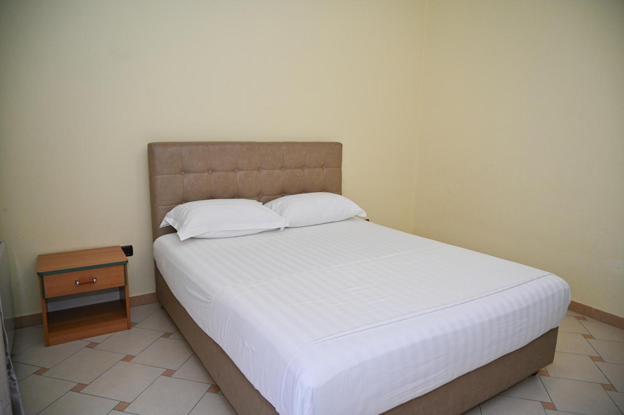 Hotel Vila Emes Durres Ruang foto