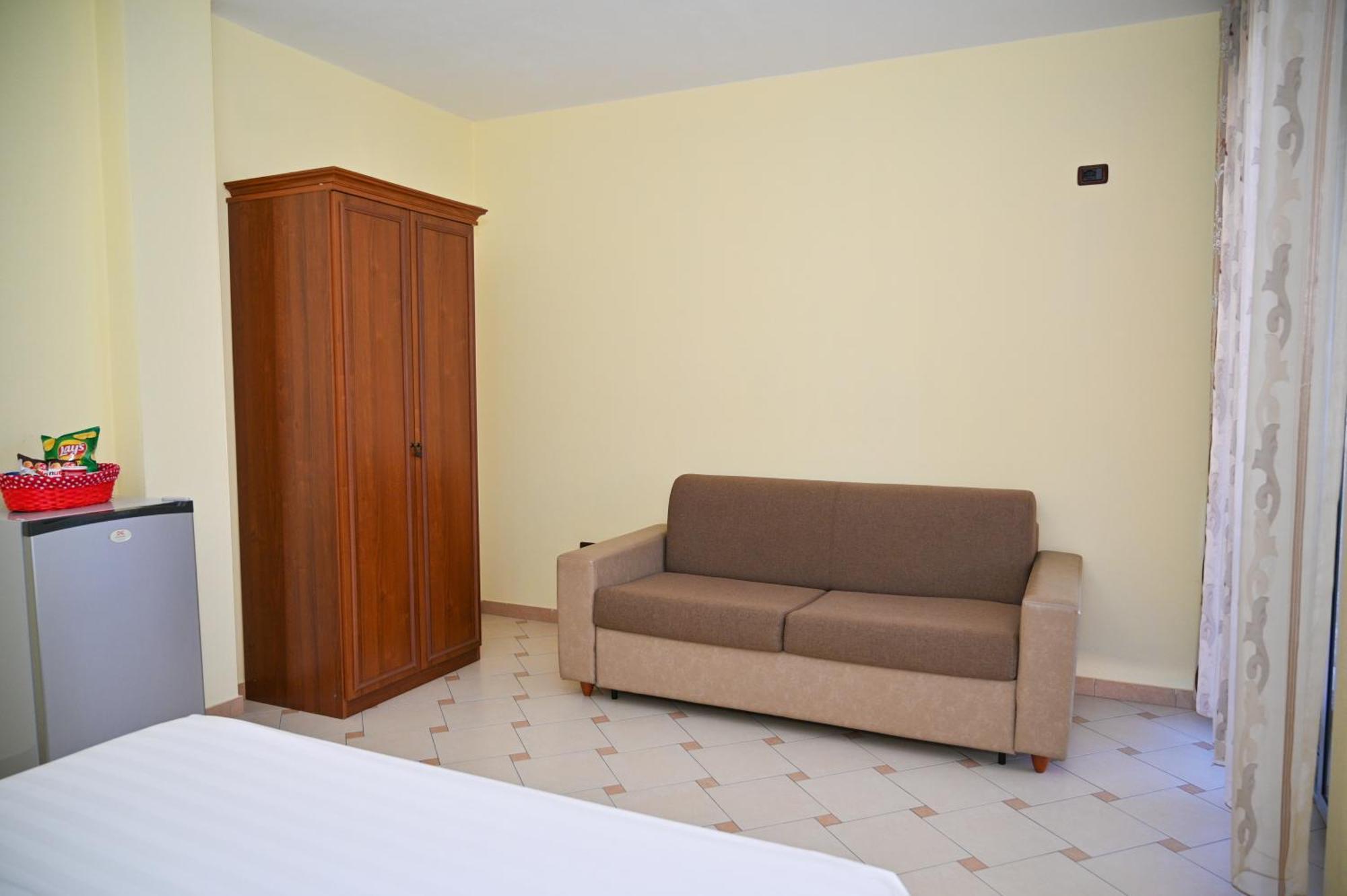 Hotel Vila Emes Durres Ruang foto