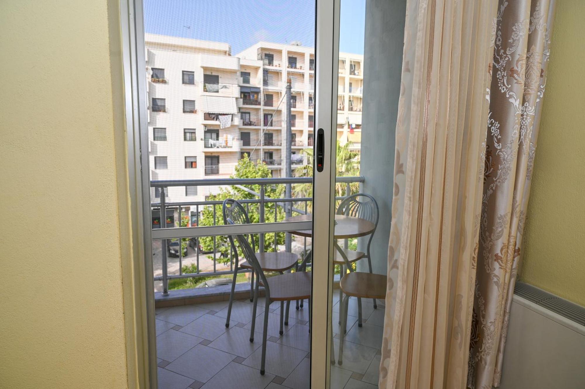 Hotel Vila Emes Durres Ruang foto