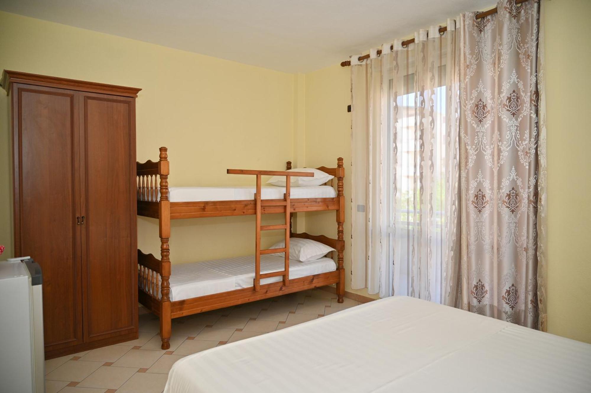 Hotel Vila Emes Durres Ruang foto