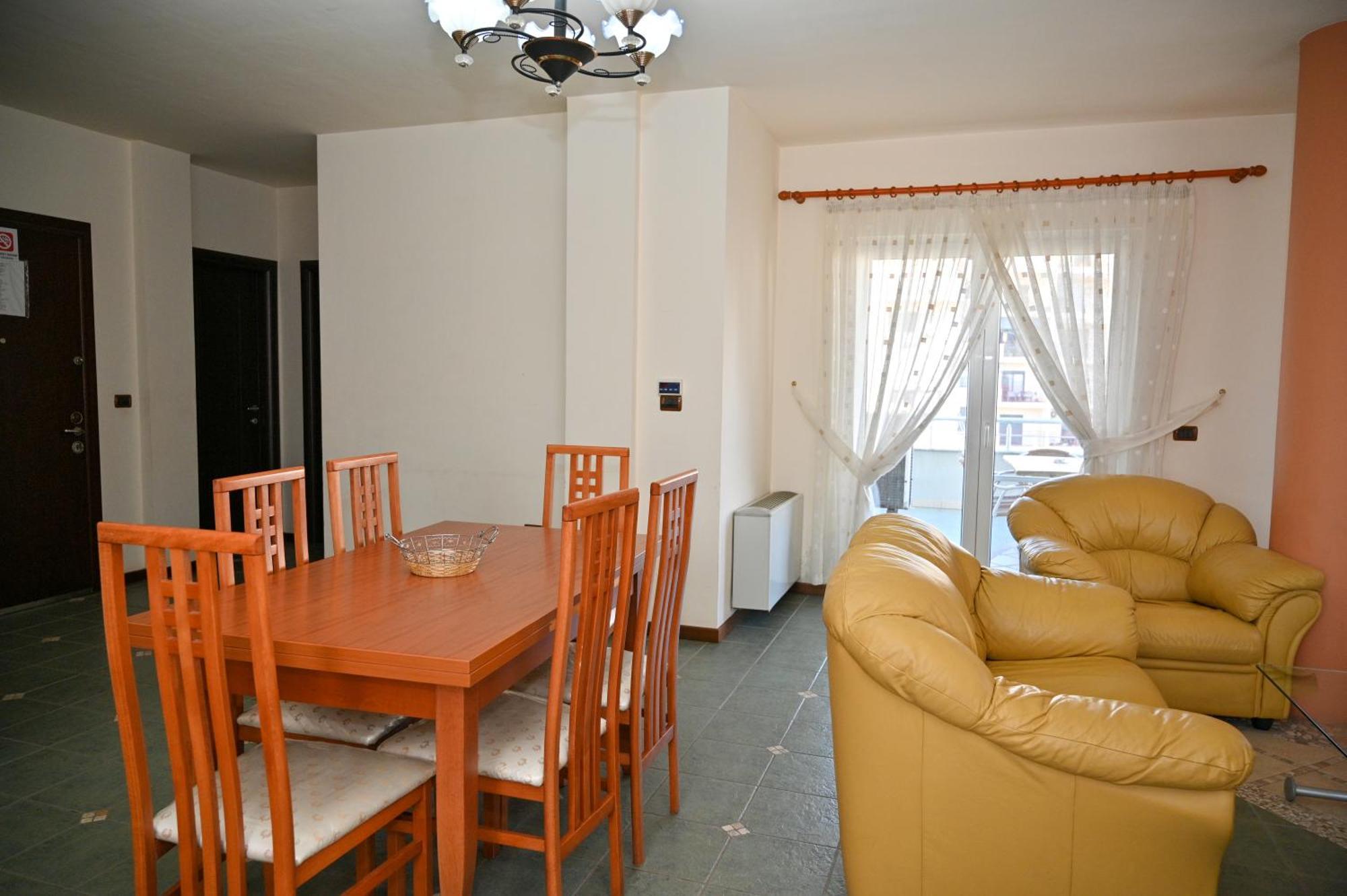 Hotel Vila Emes Durres Bagian luar foto