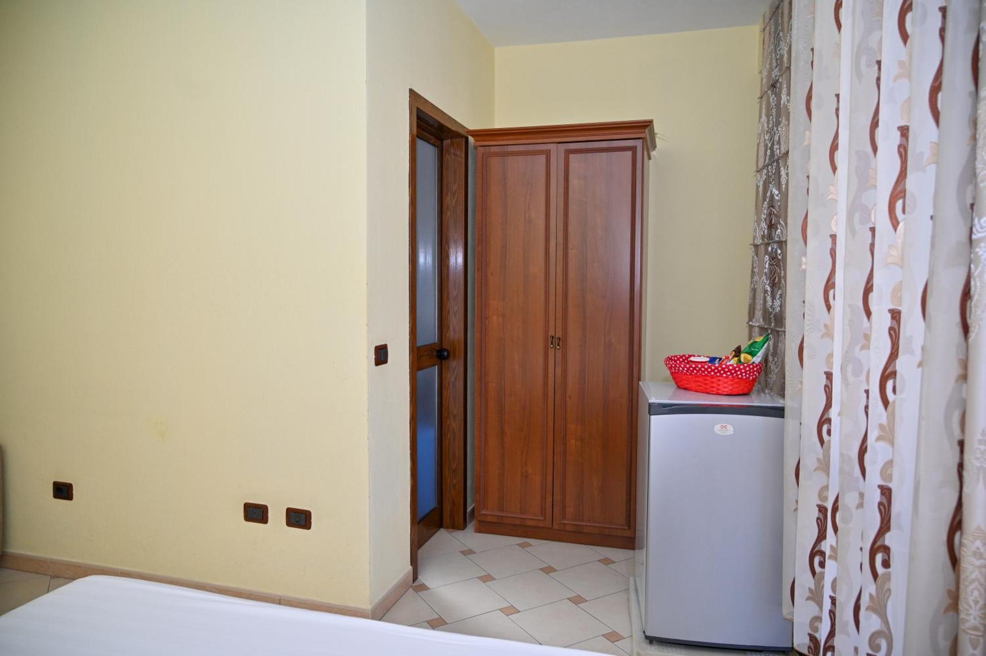 Hotel Vila Emes Durres Ruang foto
