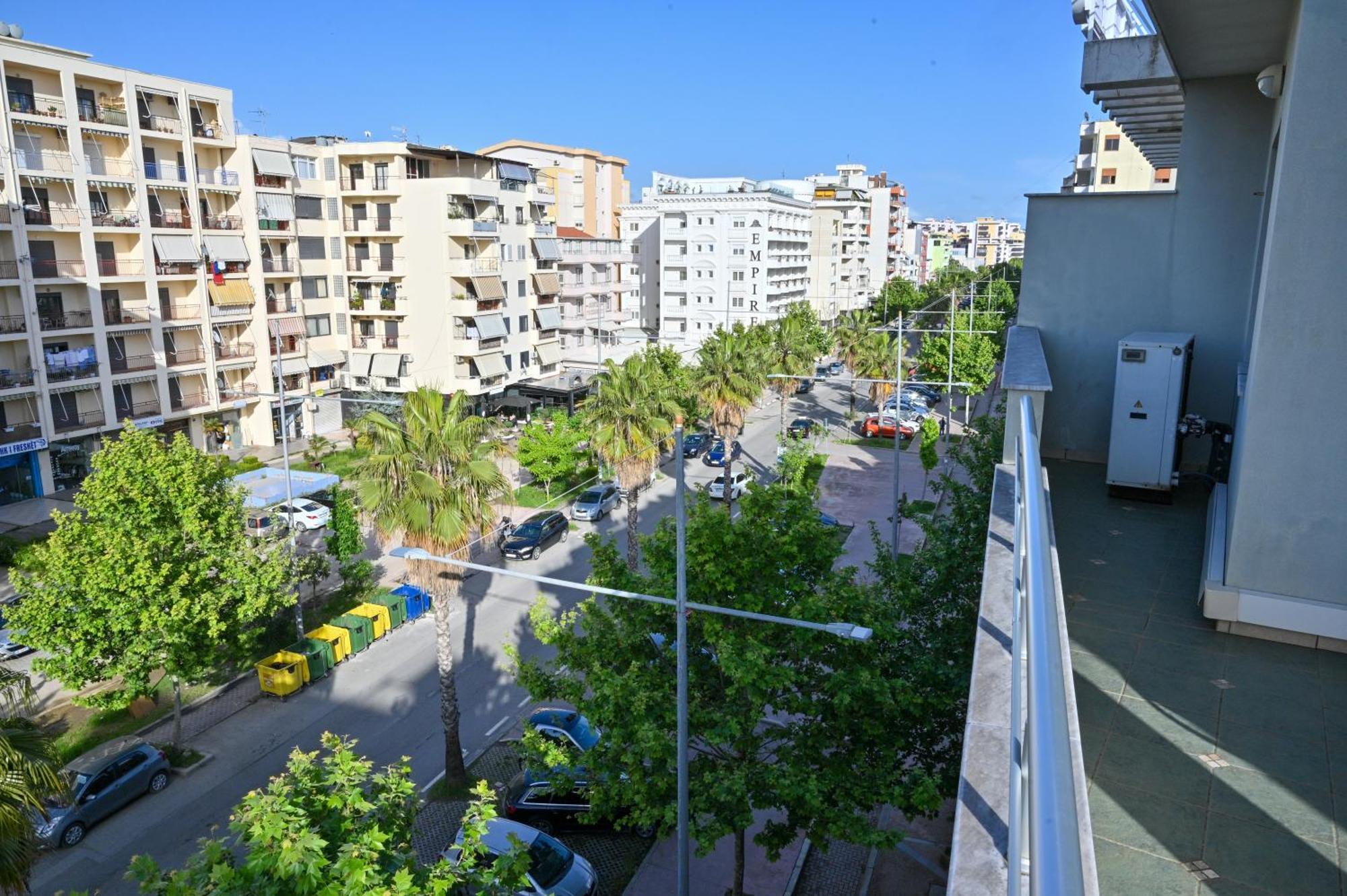 Hotel Vila Emes Durres Bagian luar foto
