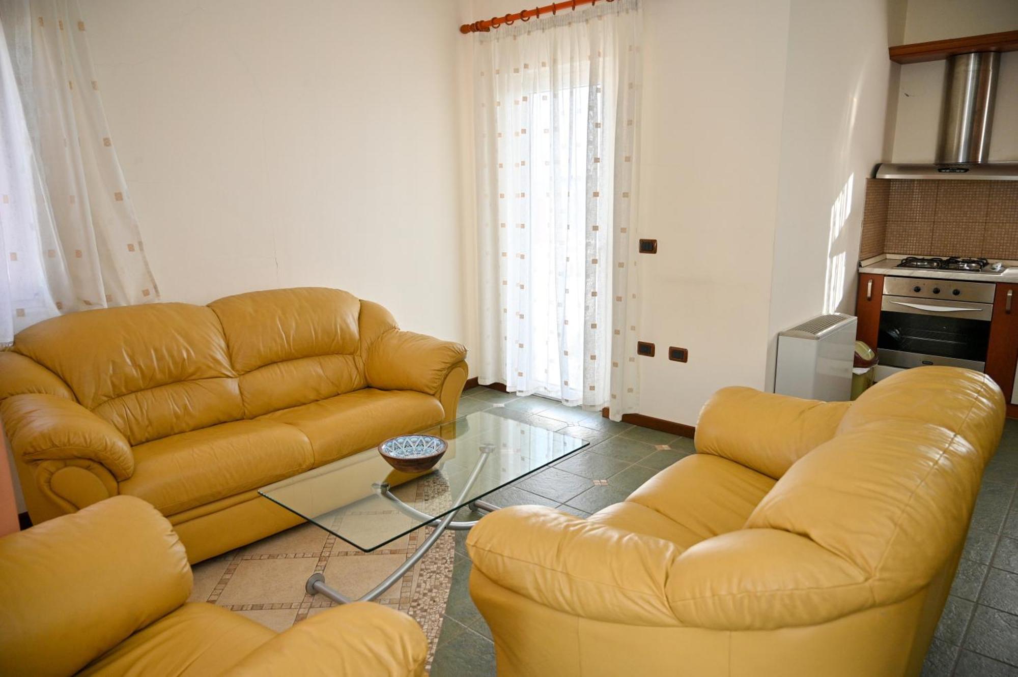 Hotel Vila Emes Durres Bagian luar foto