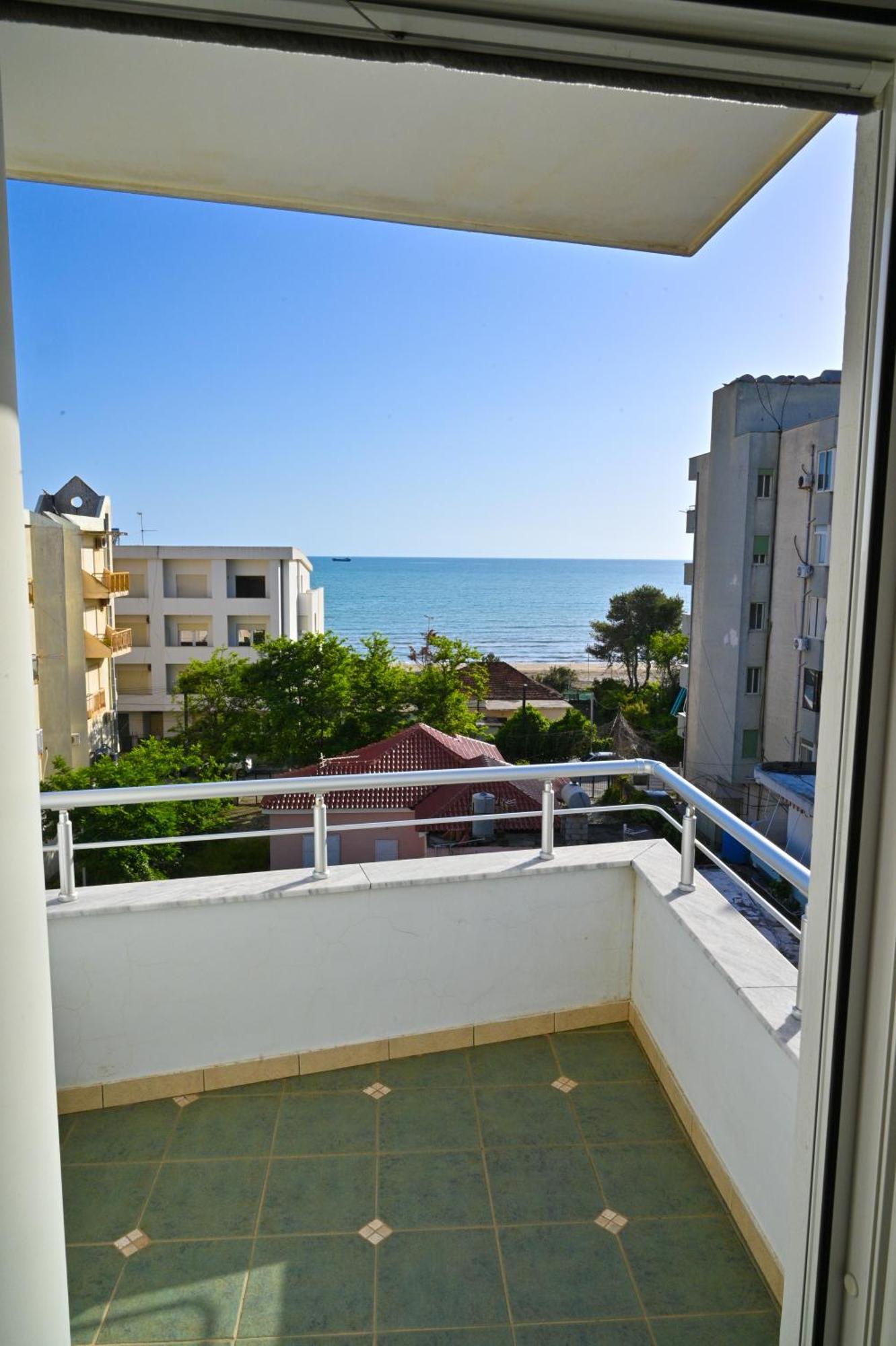 Hotel Vila Emes Durres Bagian luar foto