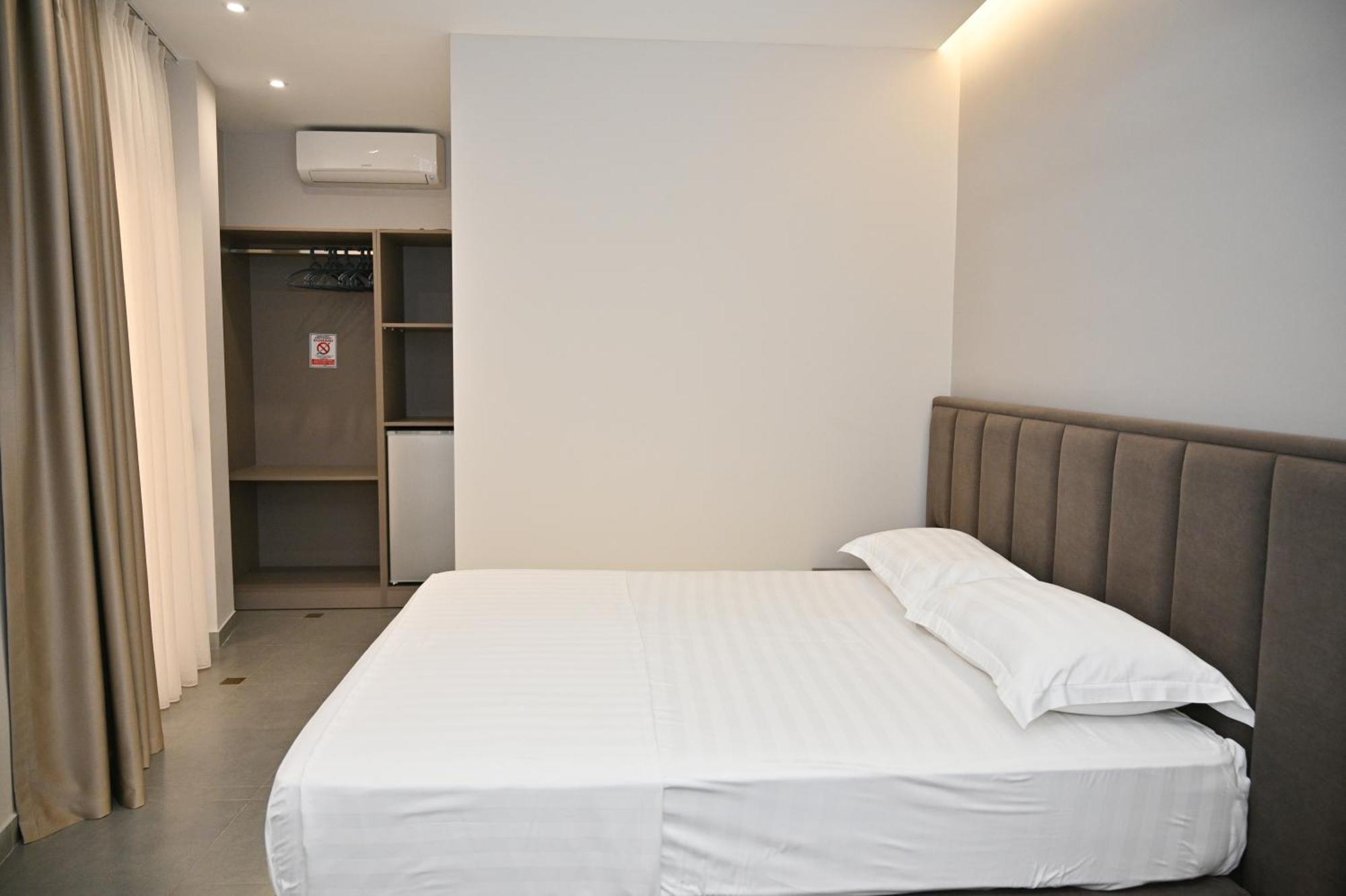 Hotel Vila Emes Durres Bagian luar foto