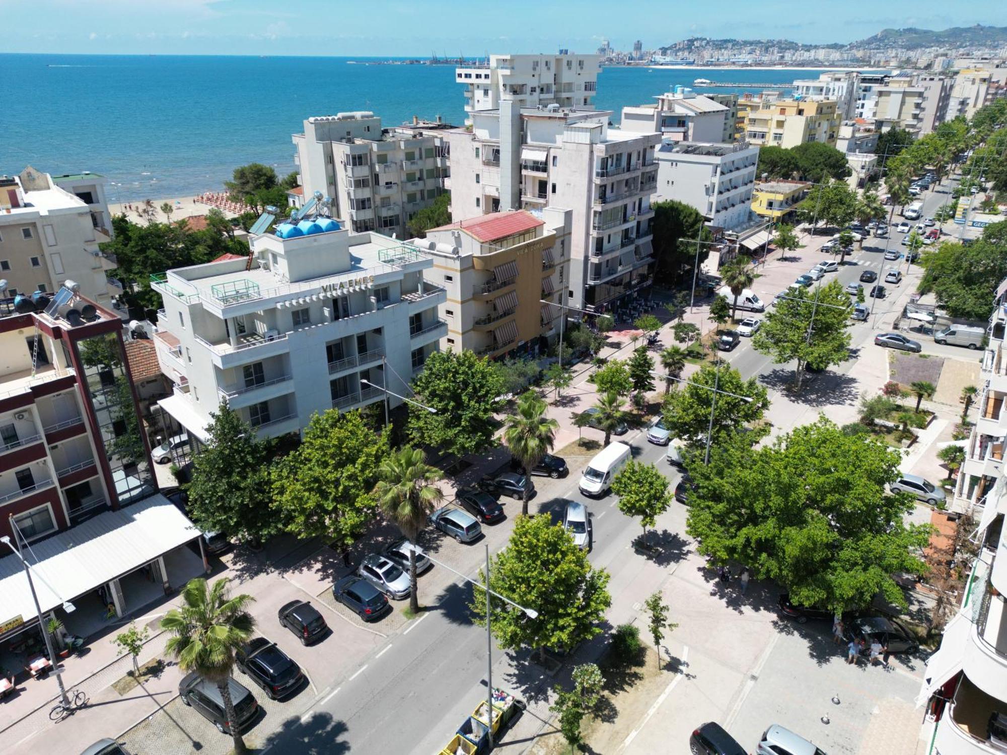 Hotel Vila Emes Durres Bagian luar foto