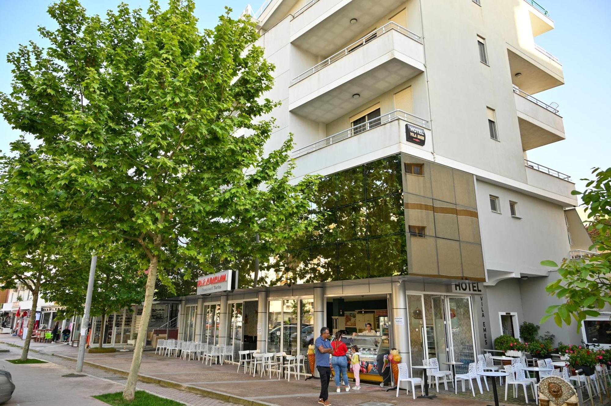 Hotel Vila Emes Durres Bagian luar foto