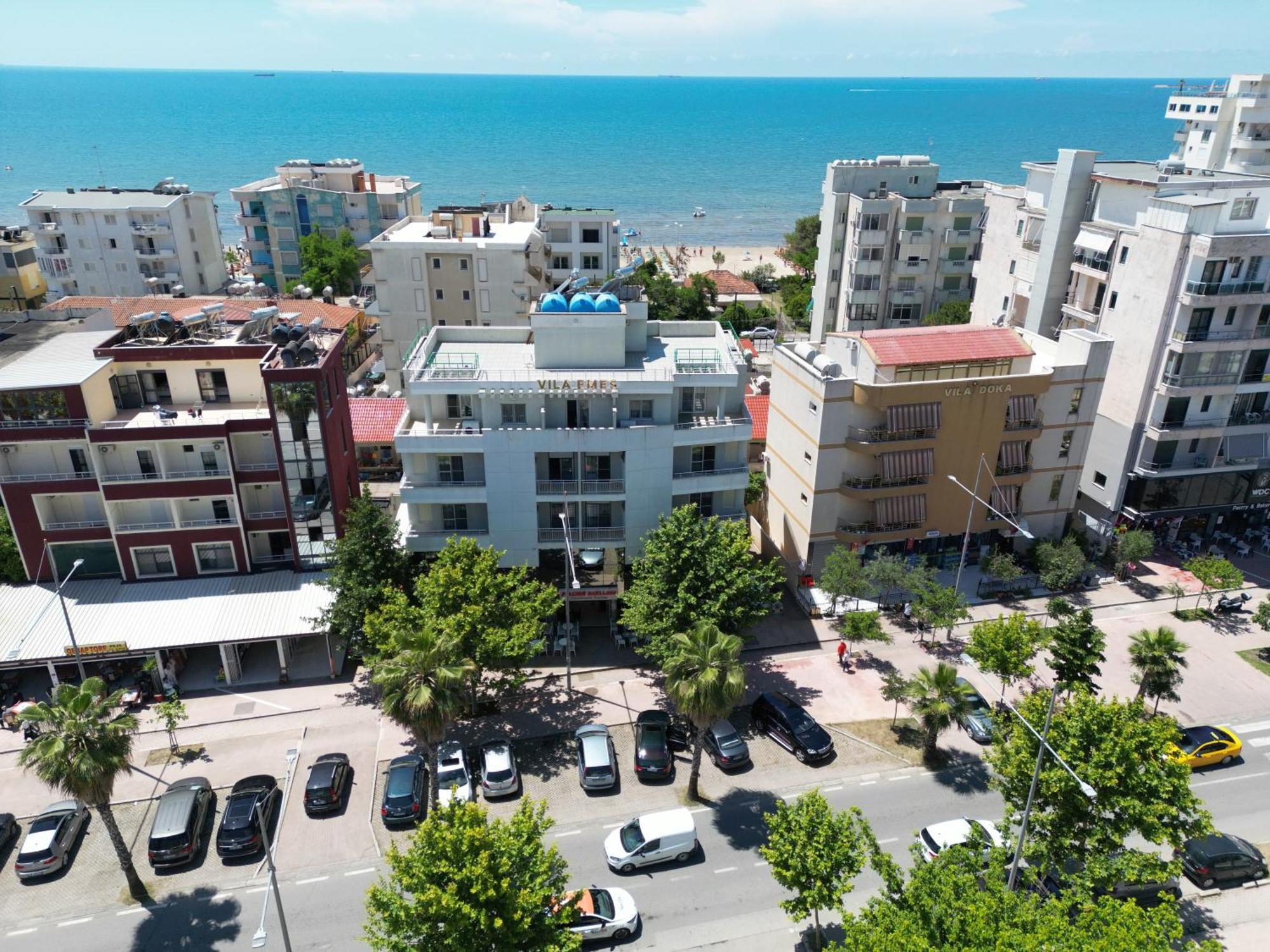 Hotel Vila Emes Durres Bagian luar foto