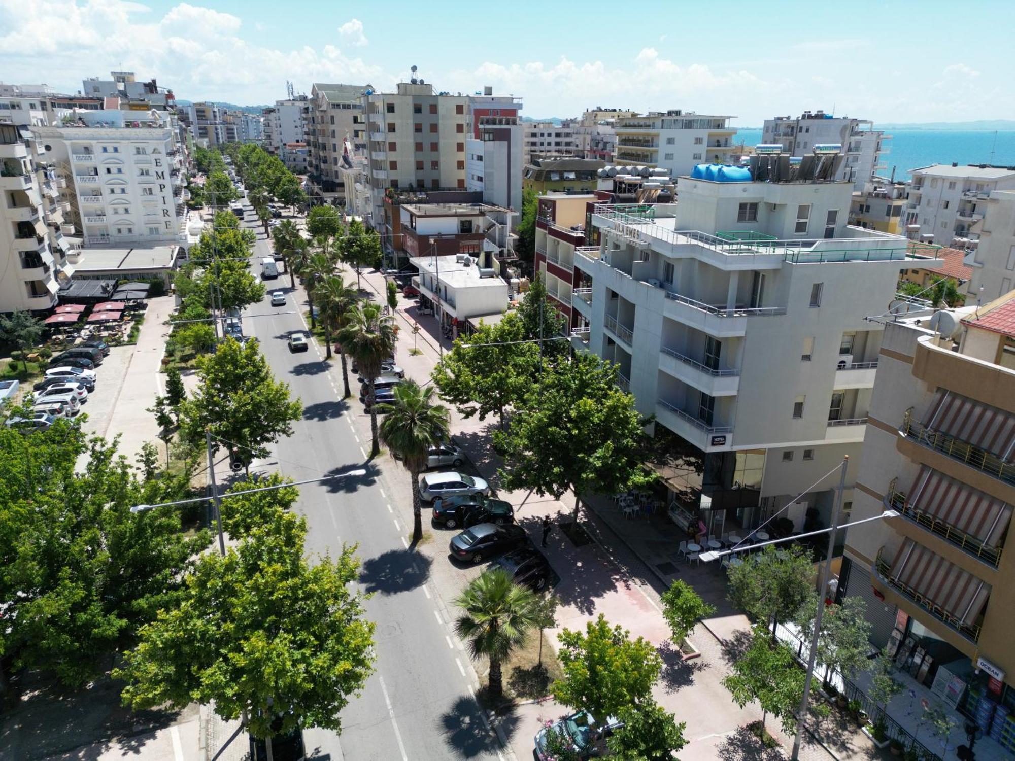Hotel Vila Emes Durres Bagian luar foto