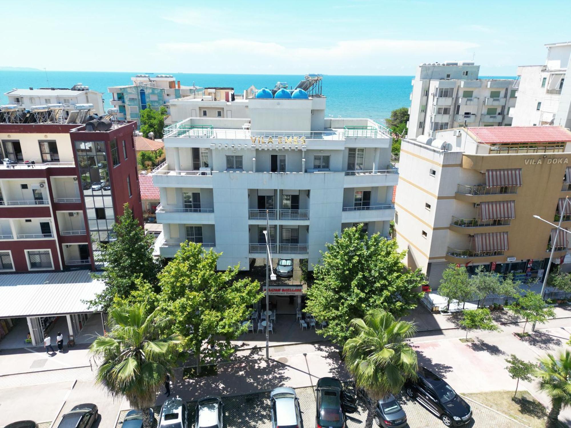 Hotel Vila Emes Durres Bagian luar foto